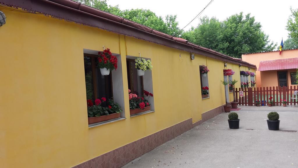 Pensiunea Sans Rival Iasi Exterior photo